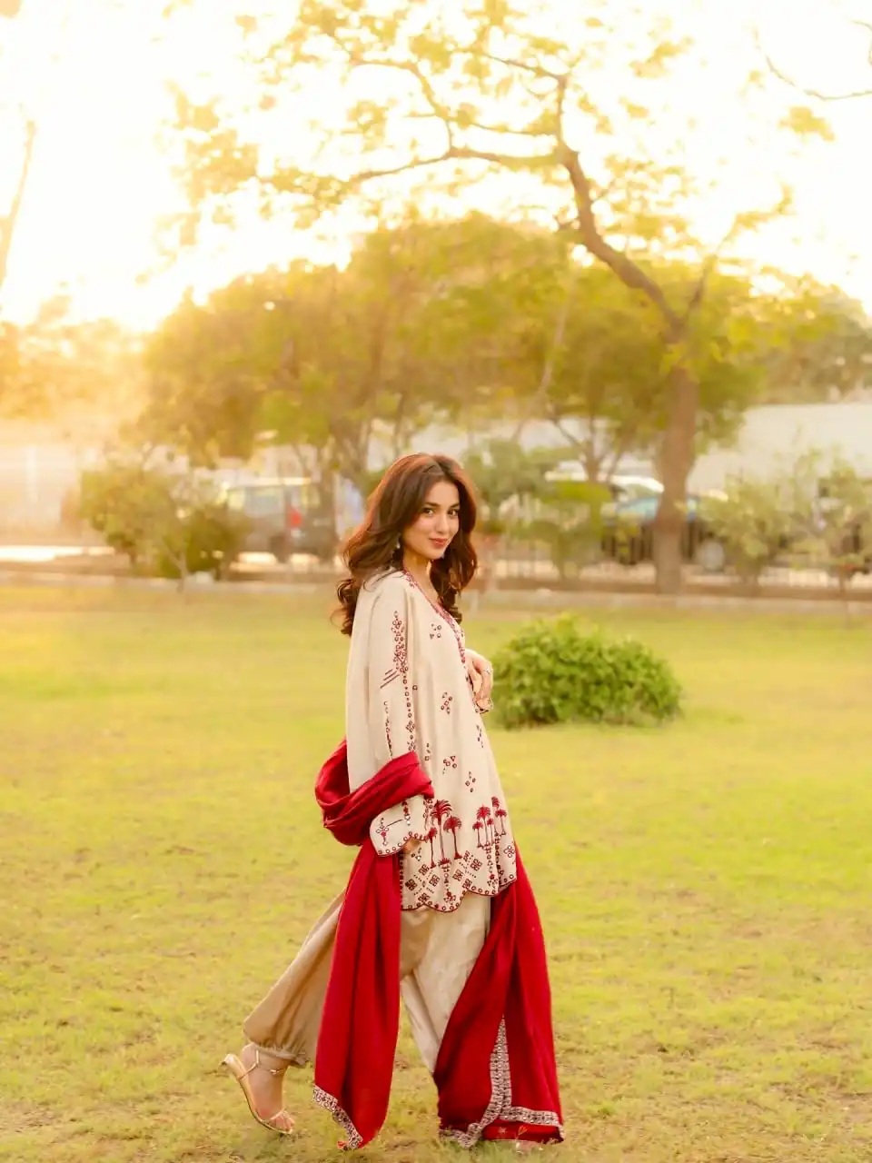 Best Off White Roman Silk Thread Work Salwar Suit - Image 2