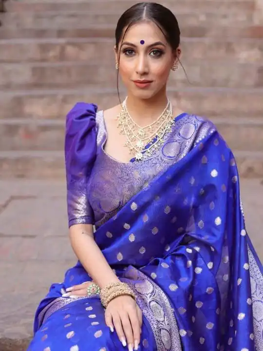 Shiny Blue Soft Lichi Silk Jacquard Lace Work Saree - Image 2