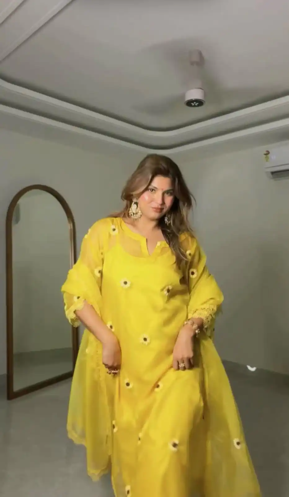 Super Yellow Soft Nylon Organza Thread Work Salwar Suit - Image 2
