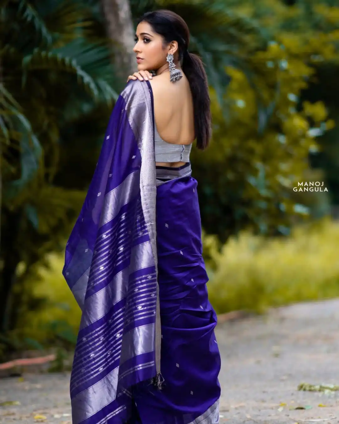 KP 5091 Royal Blue Soft Lichi Silk Saree with Lace Work & Lace Border. Introductory Price ₹1349. Delivery 4-6 Working Days. Shop now. | Creative Sarees, Bollywood Sarees, Designer Sarees, Embroidered Sarees, Ethnic Saree, Modern Digital sarees, Party Wear Sarees, Sarees