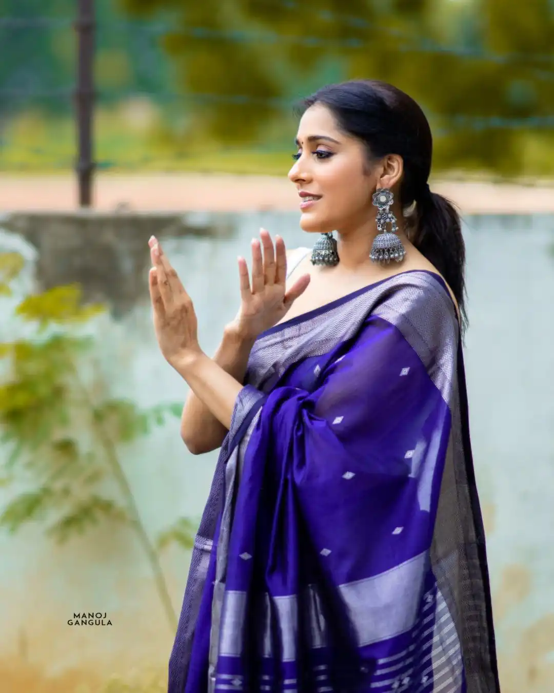 KP 5091 Royal Blue Soft Lichi Silk Saree with Lace Work & Lace Border. Introductory Price ₹1349. Delivery 4-6 Working Days. Shop now. | Creative Sarees, Bollywood Sarees, Designer Sarees, Embroidered Sarees, Ethnic Saree, Modern Digital sarees, Party Wear Sarees, Sarees