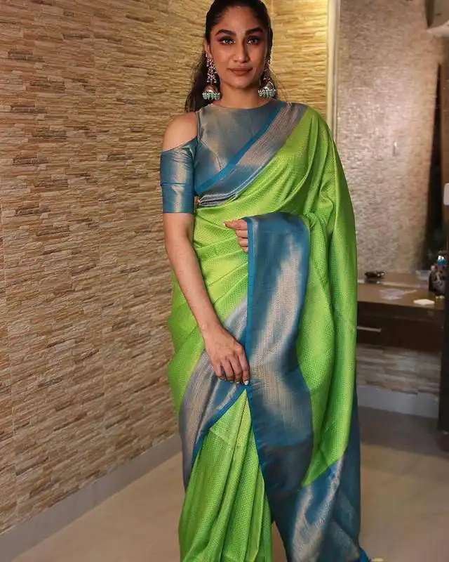 KP 4039 Green Soft Lichi Silk Cloth Saree Perfect for Wedding, Party, Family Gatherings, Sangeet, Festive Deal ₹1599. Delivery 4-6 Working Days | Creative Sarees, Bollywood Sarees, Designer Sarees, Embroidered Sarees, Ethnic Saree, Modern Digital sarees, Party Wear Sarees, Sarees