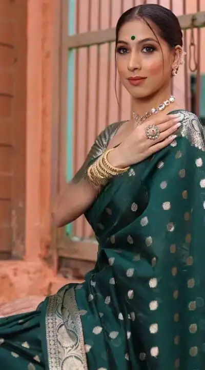 KP 7000 Green Soft Lichi Silk Cloth Saree Perfect for Wedding, Party, Family Gatherings, Sangeet, Ethnic Day – . Festive Deal ₹1549. Delivery 4-6 Working | Creative Sarees, Bollywood Sarees, Designer Sarees, Embroidered Sarees, Ethnic Saree, Modern Digital sarees, Party Wear Sarees, Sarees
