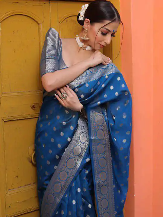 KP 7000 Navy Blue Soft Lichi Silk Cloth Saree Perfect for Wedding, Party, Family Gatherings, Sangeet, Ethnic Day – Festive Deal ₹1549. Delivery 4-6 Working | Creative Sarees, Bollywood Sarees, Designer Sarees, Embroidered Sarees, Ethnic Saree, Modern Digital sarees, Party Wear Sarees, Sarees