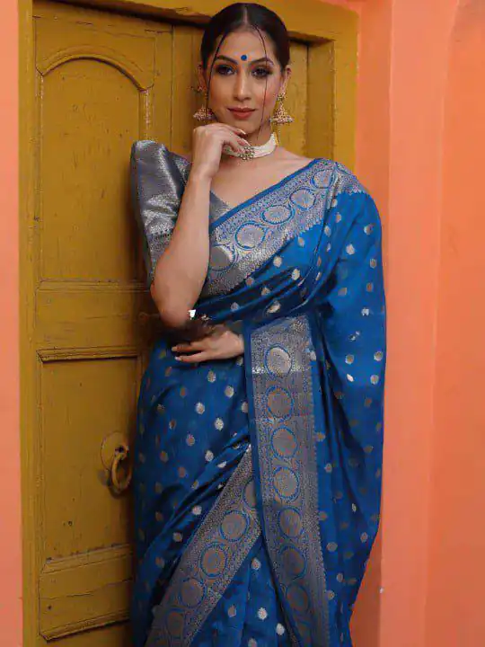 KP 7000 Navy Blue Soft Lichi Silk Cloth Saree Perfect for Wedding, Party, Family Gatherings, Sangeet, Ethnic Day – Festive Deal ₹1549. Delivery 4-6 Working | Creative Sarees, Bollywood Sarees, Designer Sarees, Embroidered Sarees, Ethnic Saree, Modern Digital sarees, Party Wear Sarees, Sarees
