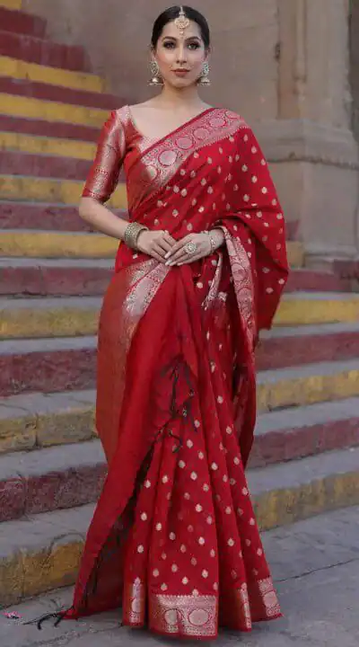 KP 7000 Red Soft Lichi Silk Cloth Saree Perfect for Wedding, Party, Family Gatherings, Sangeet, Ethnic Day – . Festive Deal ₹1549. Delivery 4-6 Working | Creative Sarees, Bollywood Sarees, Designer Sarees, Embroidered Sarees, Ethnic Saree, Modern Digital sarees, Party Wear Sarees, Sarees
