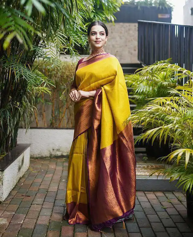 Shiny Yellow Lichi Silk Jacquard Border Work Saree - Image 2