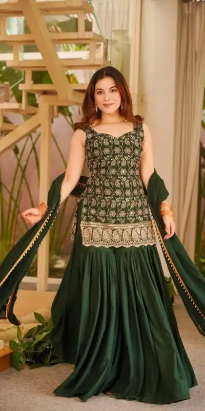 Alternative view of Pretty Green Faux Georgette Sequences Work Salwar Suit