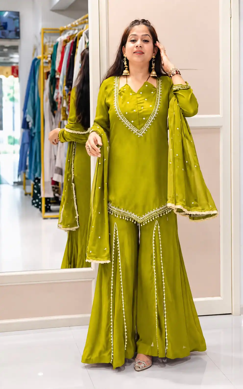 Pretty Mehendi Roman Glass Mirror Work Salwar Suit