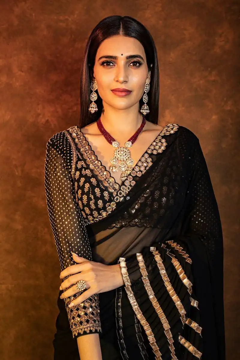 DF 3471 Black Perfect for Wedding, Party, Raksha Bandhan, Ethnic Day, Bridal Wear – Cream Faux Georgette Saree. Now at just ₹2099. Delivery 4-6 Working Day | Creative Sarees, Bollywood Sarees, Designer Sarees, Embroidered Sarees, Ethnic Saree, Modern Digital sarees, Party Wear Sarees, Sarees