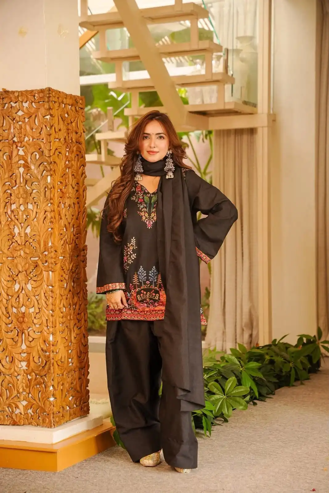 Fancy Black Rayon Thread Work Salwar Suit