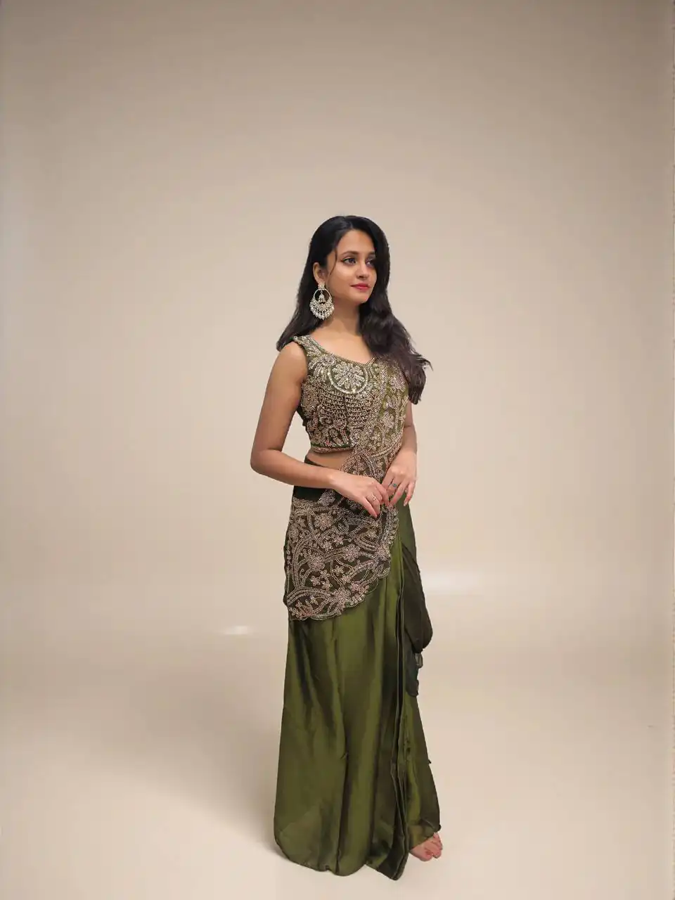 Fancy Mehendi Rangoli Silk Thread Work Saree - Image 3