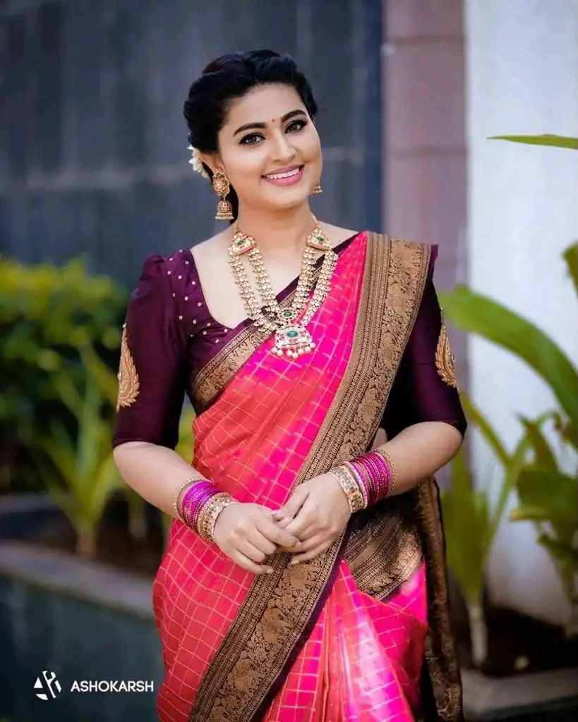 Perfect Pink Lichi Silk Jacquard Border Work Saree - Image 5