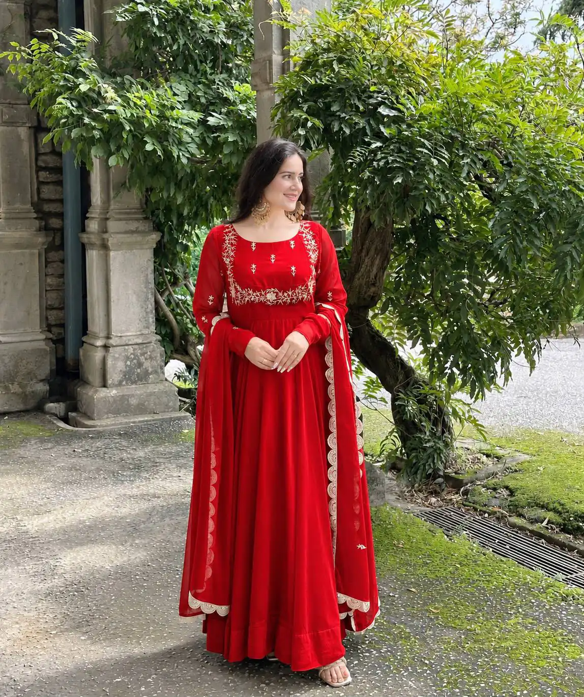 ZB 5078 Red Faux Georgette Gown with Mirror Work & Embroidery Work. Get it for ₹2199. Delivery 4-6 Working Days. Online Shop now. | Bollywood Gowns, Creative Gowns, Designer Gowns, Embroidered Gowns, Gowns, Party Wear Gowns