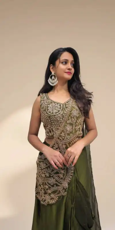 ST 1182 Mehendi in Rangoli Silk. Lace Work & Embroidery Work Saree Special Price ₹1999. Delivery 4-6 Working Days. Shop now. | Creative Sarees, Bollywood Sarees, Designer Sarees, Embroidered Sarees, Ethnic Saree, Modern Digital sarees, Party Wear Sarees, Sarees
