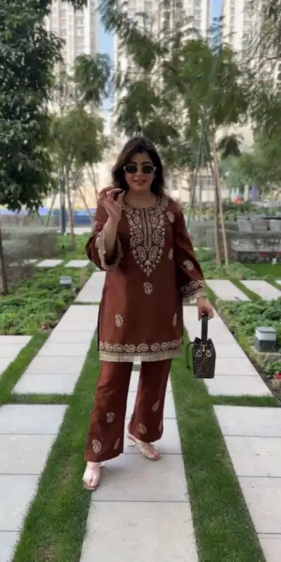 KD 1615 Rust Slub Rayon Kurti Perfect for Wedding, Party, Housewarming, Makar Sankranti, Pongal – . Delivery 4-6 Working Days. Shop now. | Bollywood Kurti, Creative Kurtis, Designer Kurti, Kurti, Party Wear Kurti, Selfie Kurti