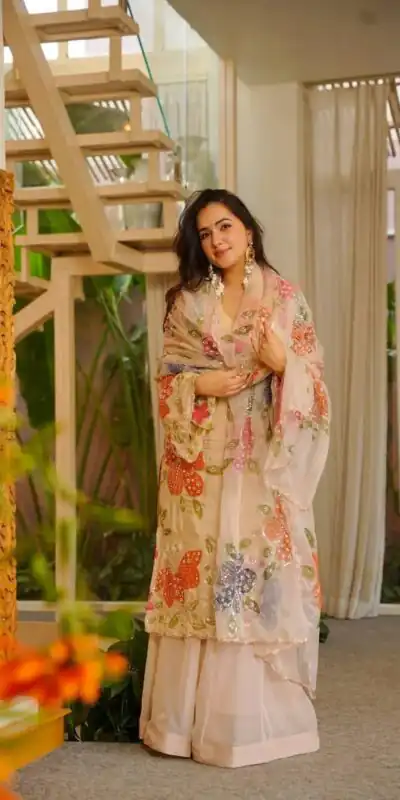 VLM 327 Off White in Color Natural Crepe Embroidery Work Salwar Suit . Affordable Price ₹2399. Delivery 4-6 Working Days. Shop now. | Casual Suits, Jump Suits, Creative suits, Designer Suits, Palazzo Suits, Party Wear Suits, Patiala Suits, Salwar suit, Straight Suits