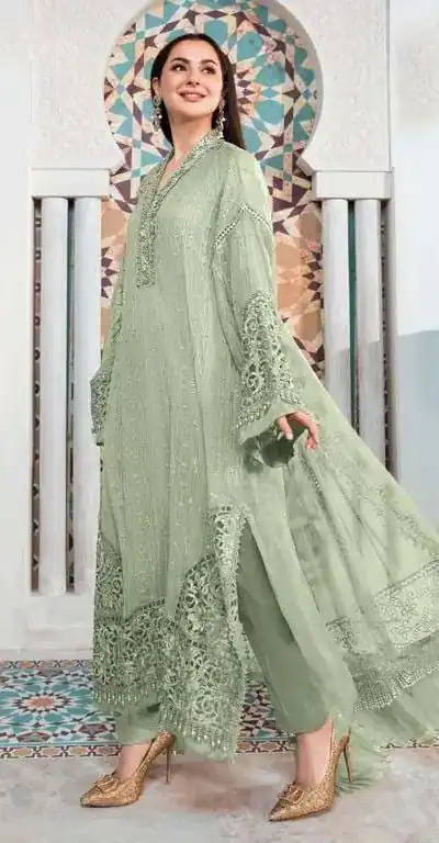 Designer Pakistani Style Green Color Salwar Suit