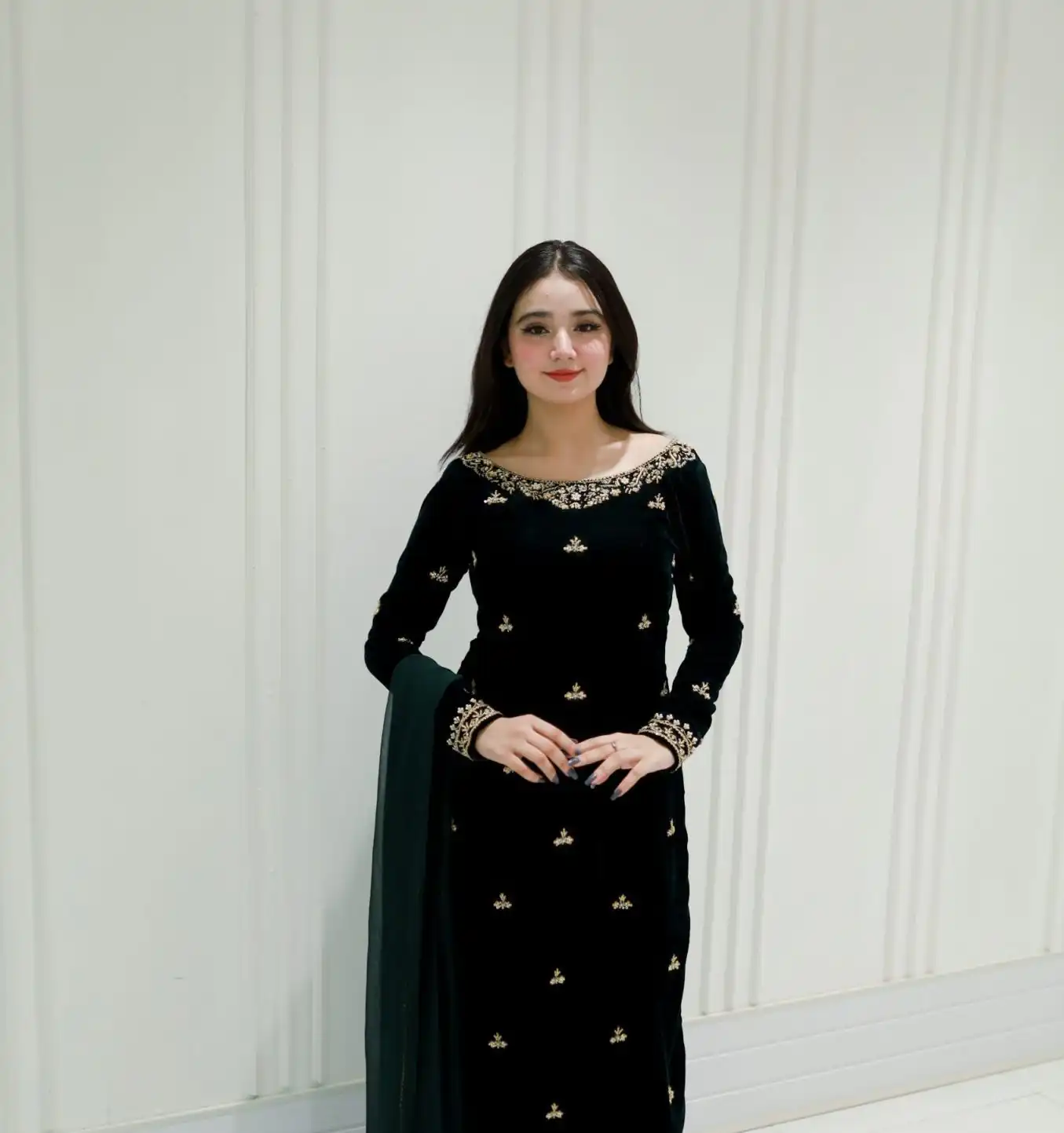 Green Velvet Lace Embroidery Work Salwar Suit - Image 2