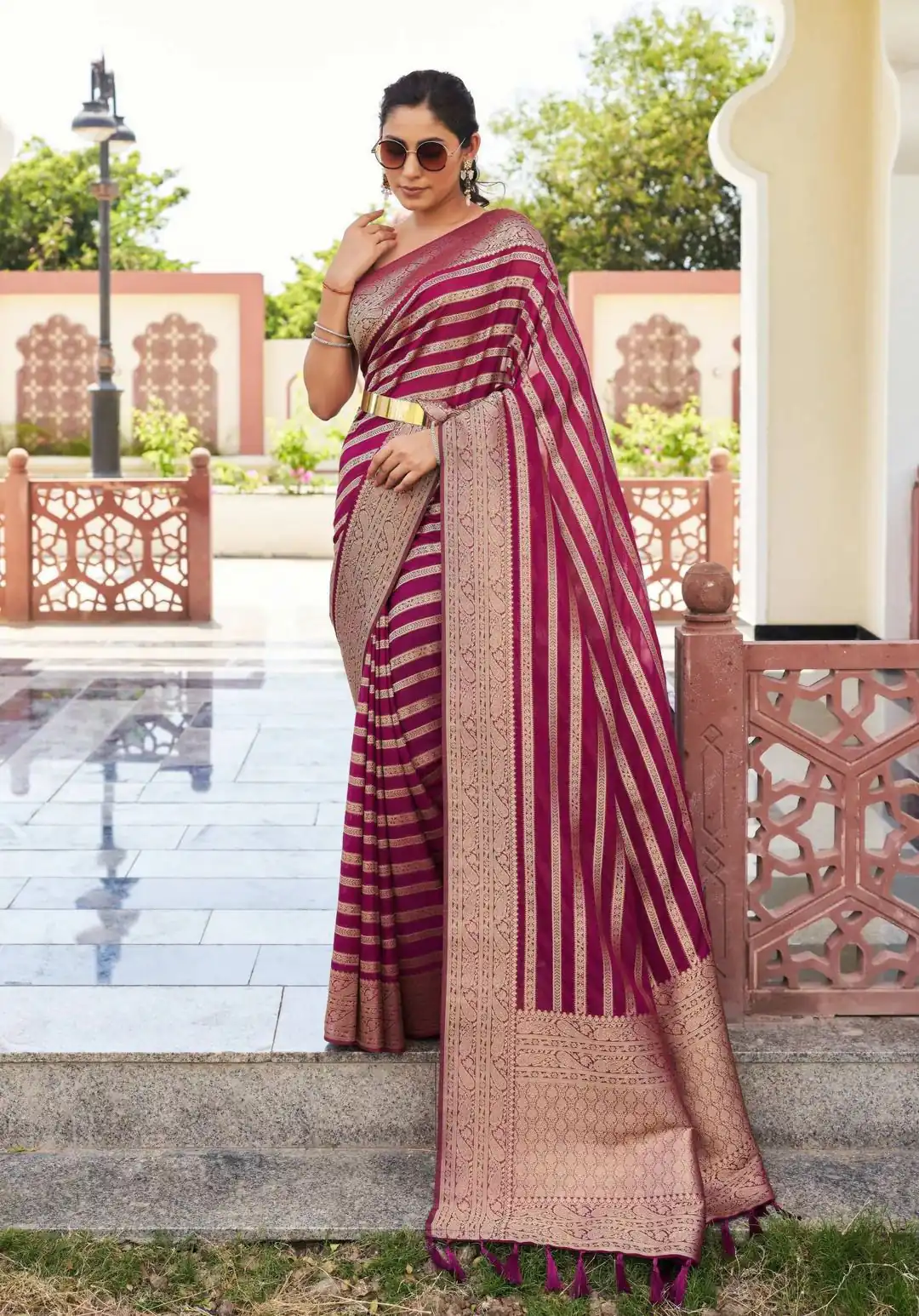 Maroon Lichi Silk Lace Border Work Saree - Image 2