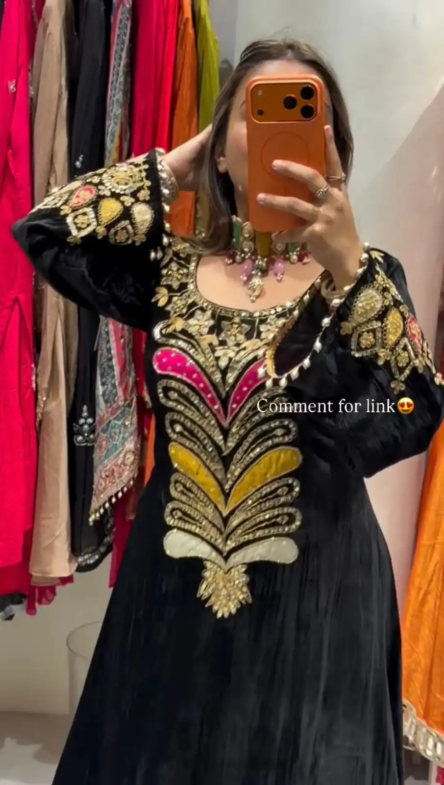 Black 9000 Velvet Lace Embroidery Work Salwar Suit - Image 4