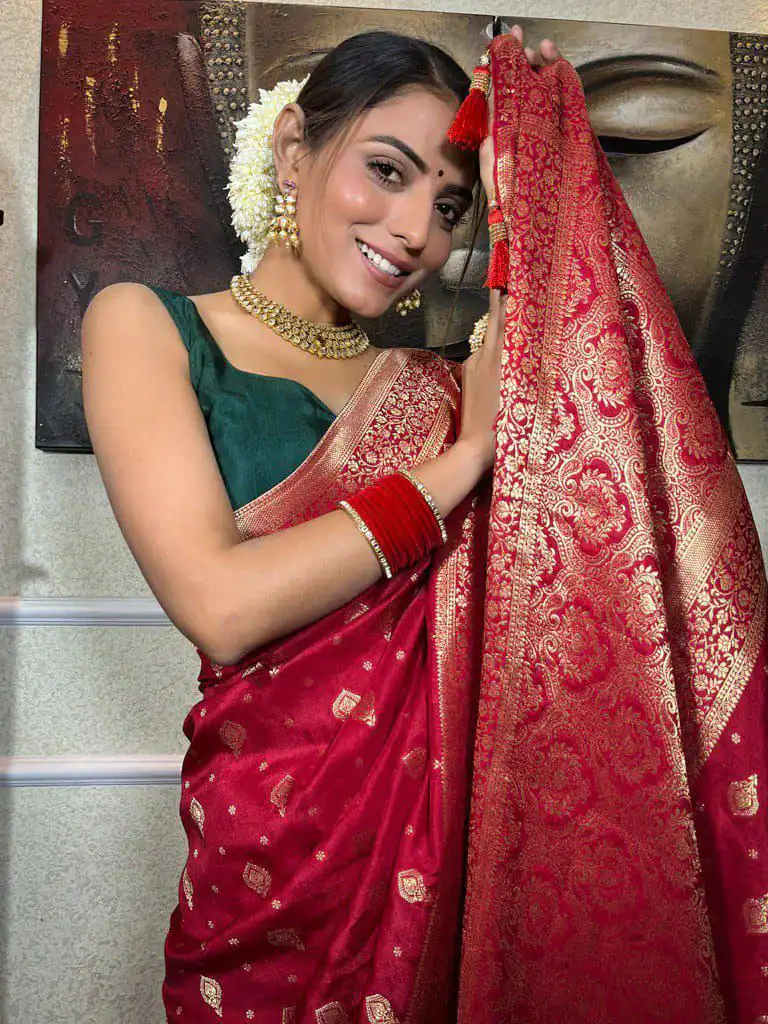 Red Soft Lichi Silk Border Jacquard Work Saree - Image 3