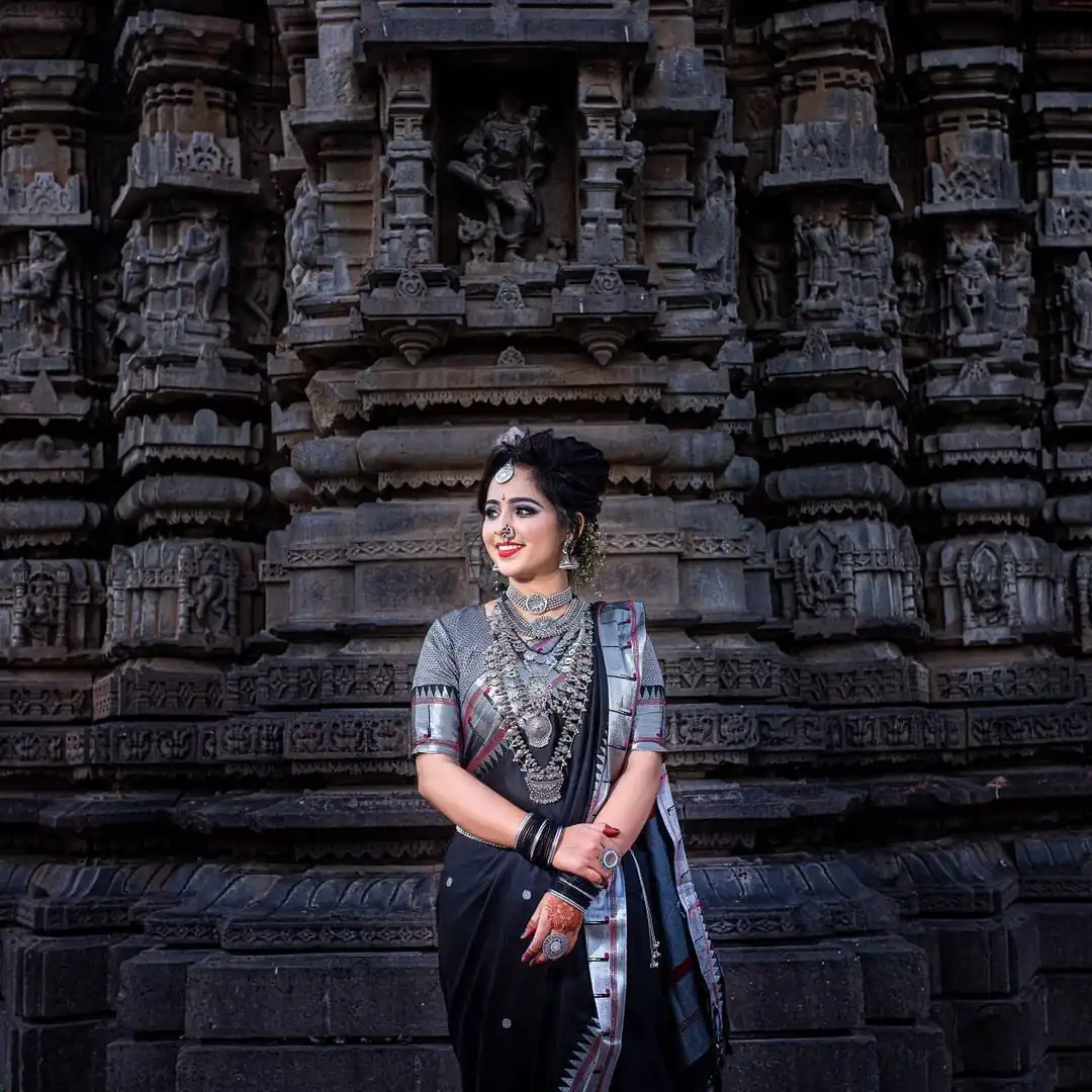 Black Soft Lichi Silk All Over Border Work Saree - Image 3