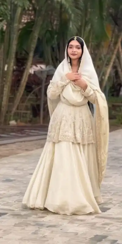 Off White Chinon Silk Embroidery Work Salwar Suit